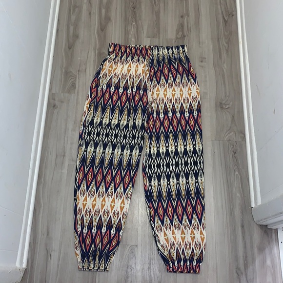 Papaya Slouchy Pants size large - Picture 2 of 5